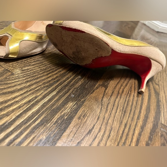 Red Bottoms. Tan Suede Peep Toe Pumps With Gold Accents fit like size 8. - Picture 6 of 12